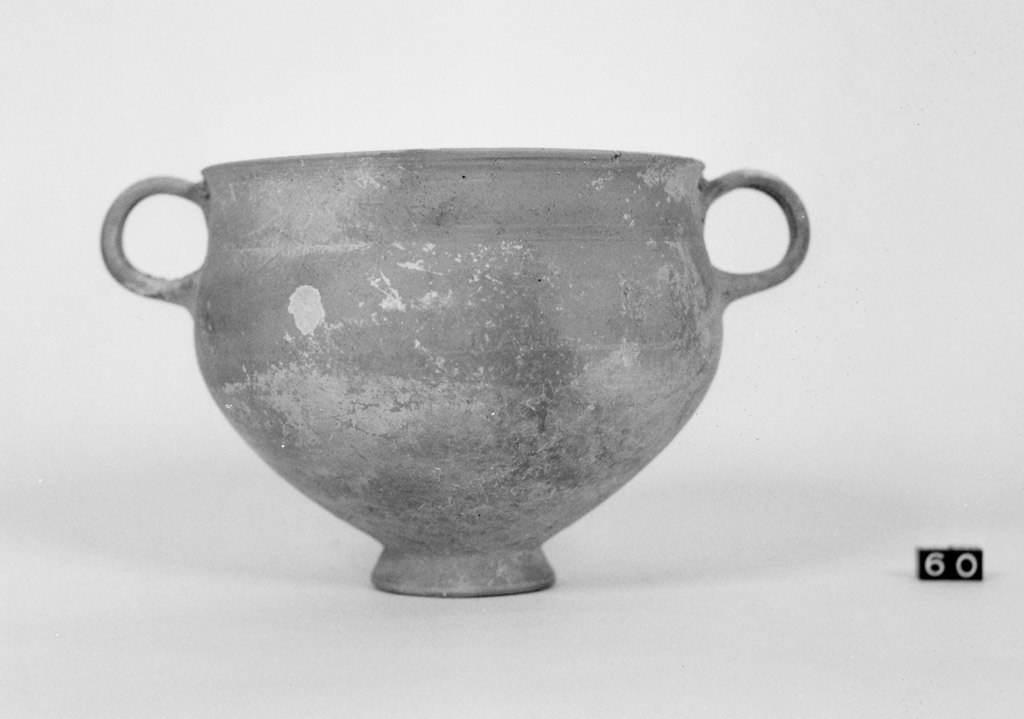 skyphos - produzione apula (sec. III a.C)