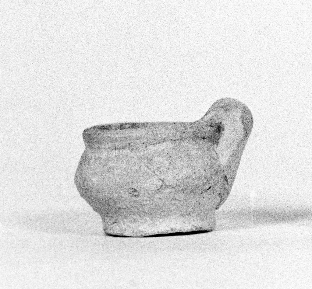 brocchetta miniaturistica - produzione peuceta (sec. III a.C)