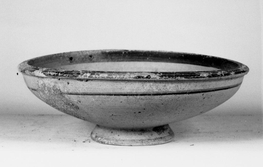 coppa - produzione peuceta (secc. VI/ III a.C)