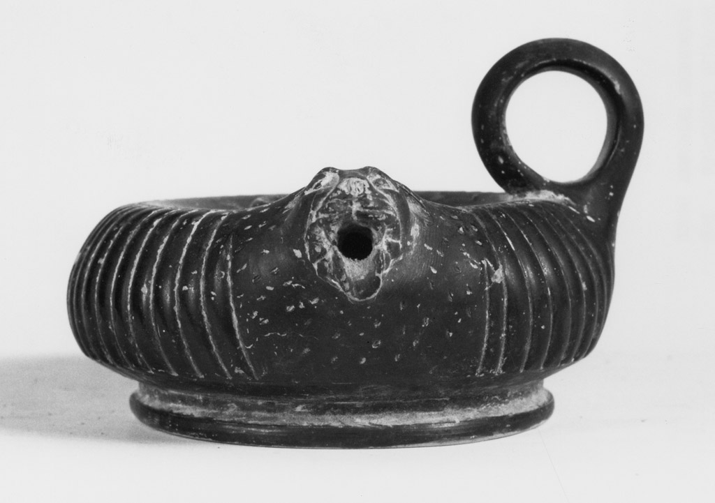 guttus - produzione apula (sec. IV a.C)