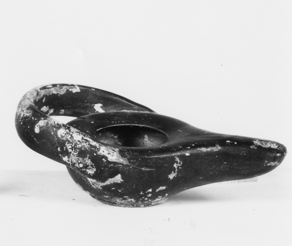 lucerna - produzione apula (sec. IV a.C)