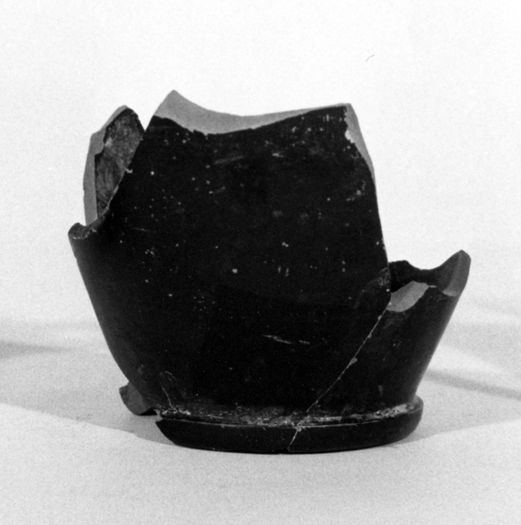 skyphos - produzione apula (sec. IV a.C)