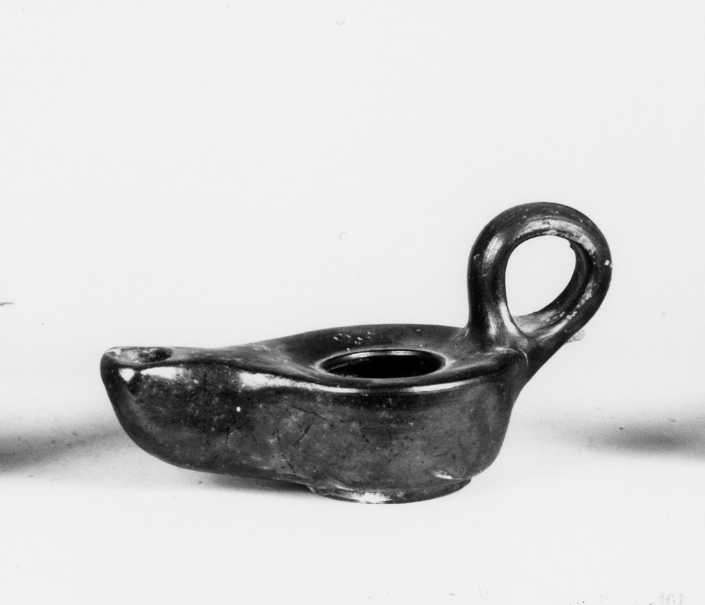 lucerna - produzione apula (sec. IV a.C)