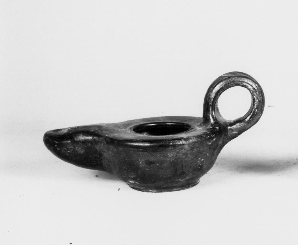 lucerna - produzione apula (sec. IV a.C)