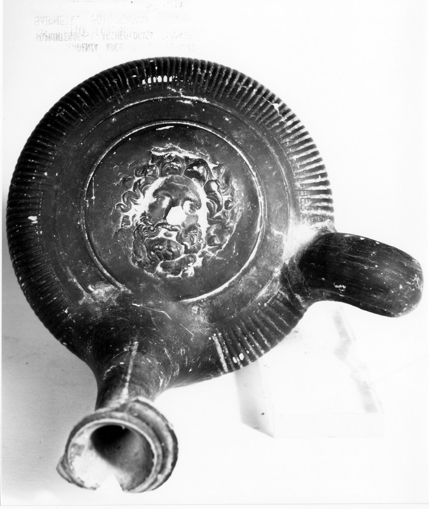 guttus - produzione apula (sec. IV a.C)