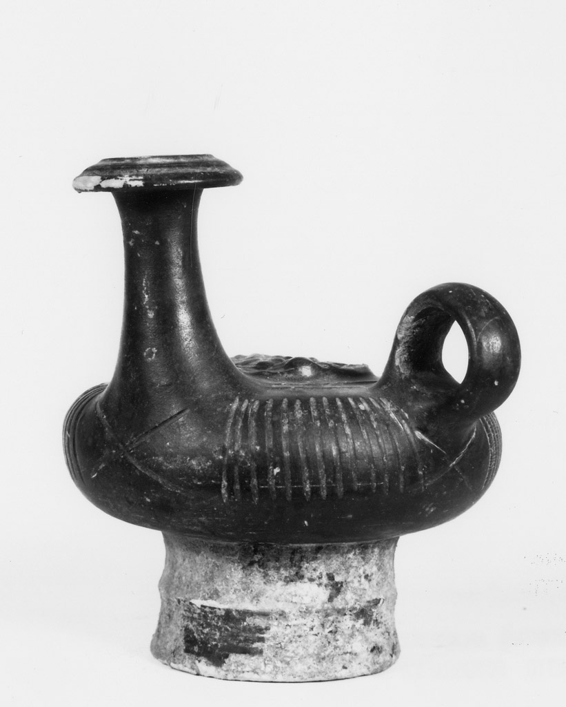 guttus - produzione apula (sec. IV a.C)