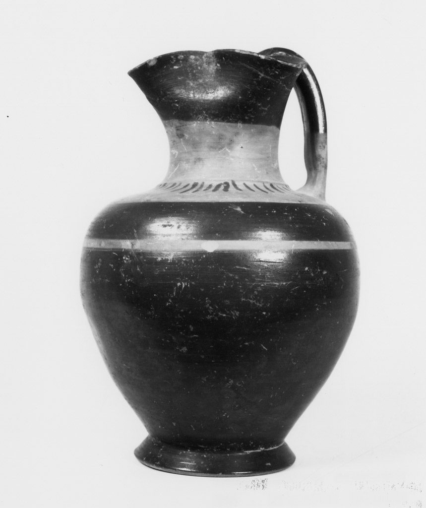 oinochoe a bocca trilobata - produzione campana (seconda metà sec. V a.C)