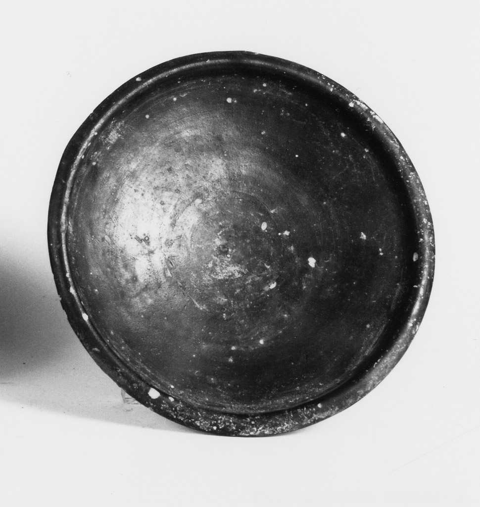 piatto - produzione apula (seconda metà sec. IV a.C)