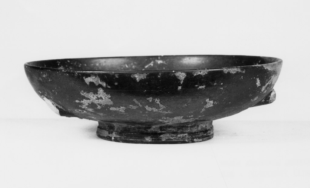 kylix - produzione apula (metà sec. IV a.C)