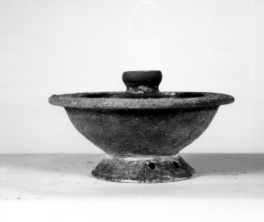 ciotola - produzione apula (sec. IV a.C)