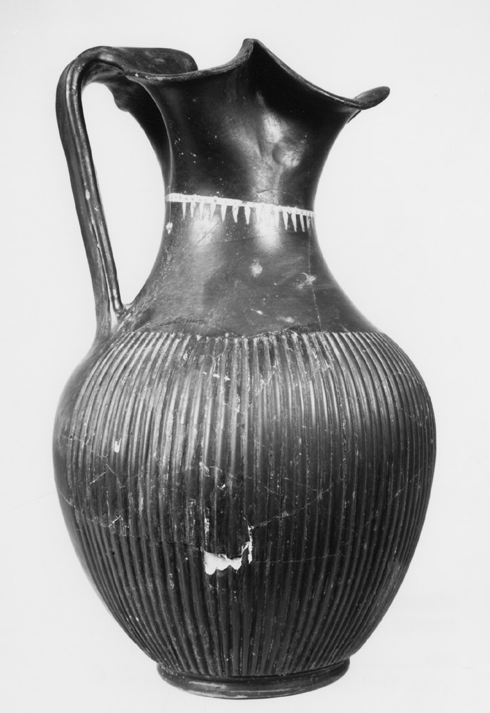 oinochoe a bocca trilobata - produzione attica (ultimo quarto sec. IV a.C)