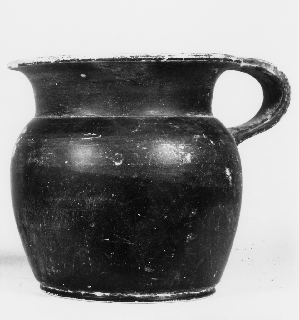 oinochoe a bocca rotonda - produzione apula (sec. IV a.C)