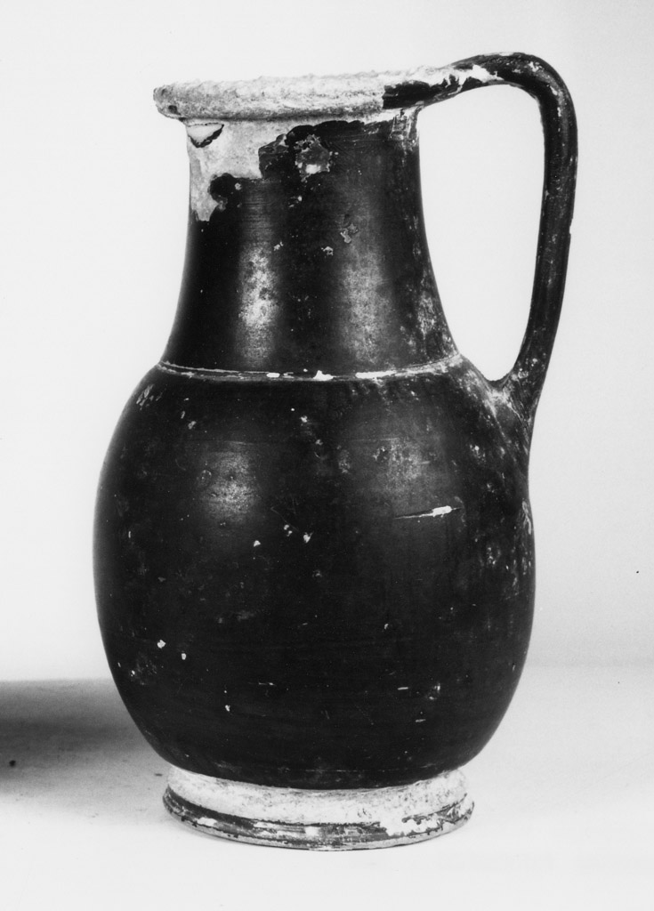 oinochoe a bocca rotonda - produzione apula (sec. IV a.C)