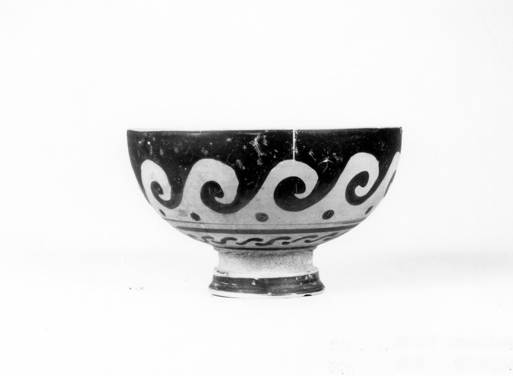 coppetta - produzione apula (seconda metà sec. IV a.C)