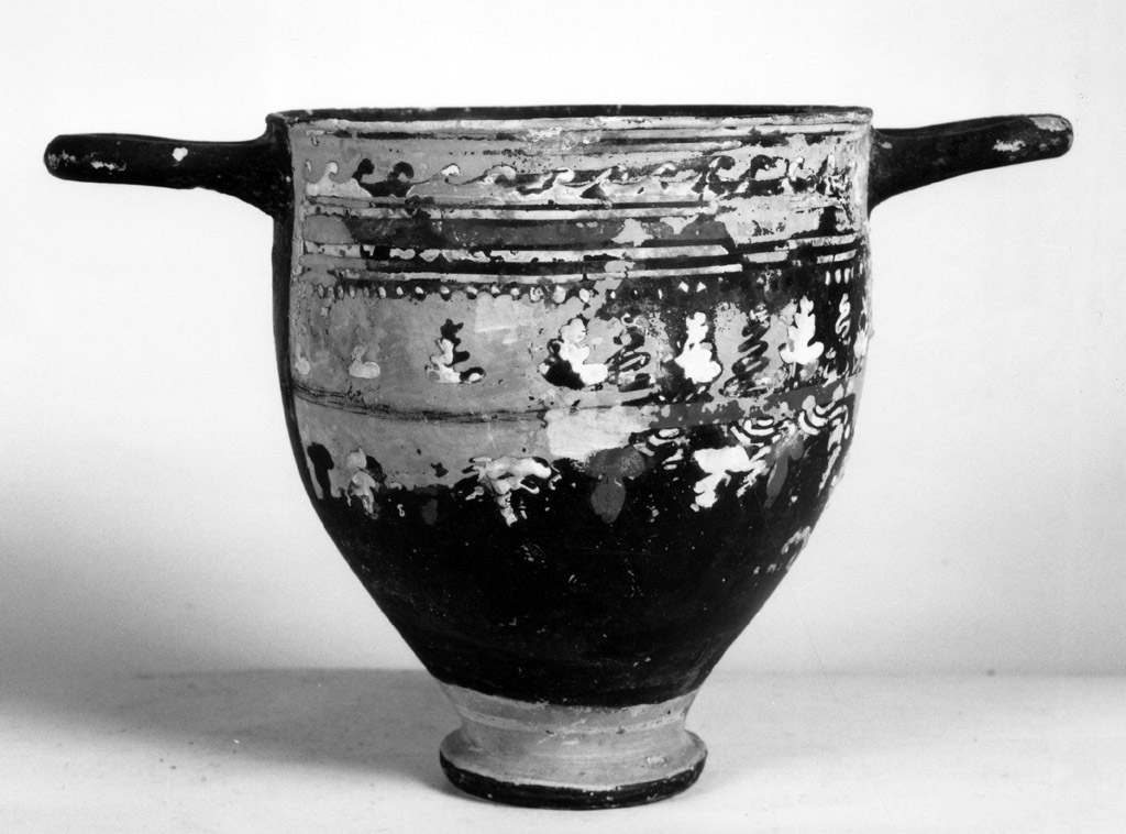 skyphos - produzione apula (ultimo quarto sec. IV a.C)