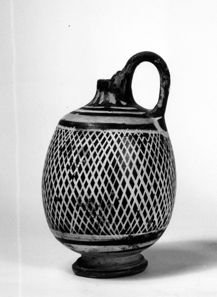 lekythos - produzione apula (seconda metà sec. IV a.C)