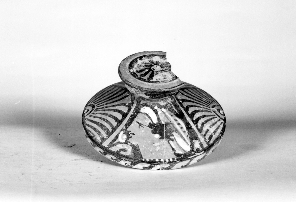 coperchio di lekane - produzione apula (seconda metà sec. IV a.C)