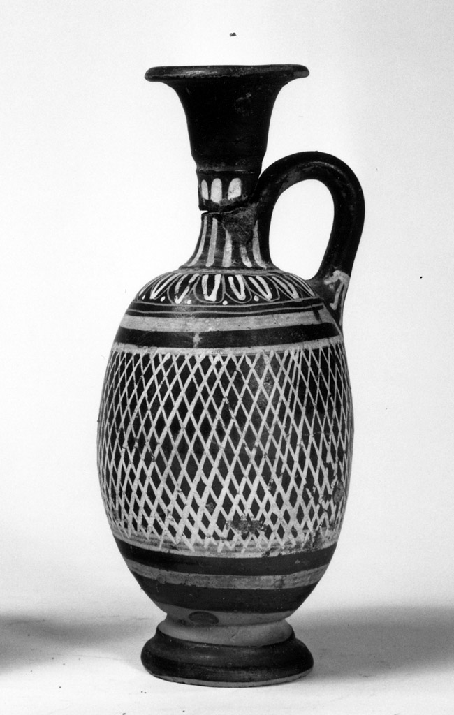 lekythos - produzione apula (seconda metà sec. IV a.C)