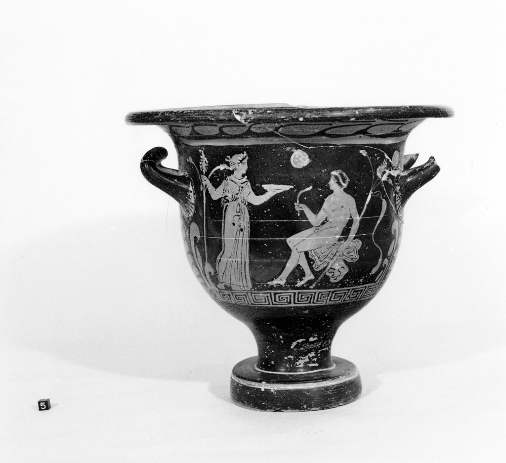 cratera a campana - produzione apula (sec. IV a.C)