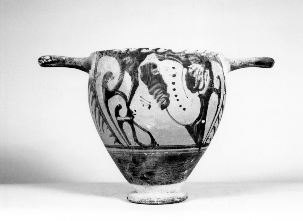 skyphos - produzione apula (seconda metà sec. IV a.C)