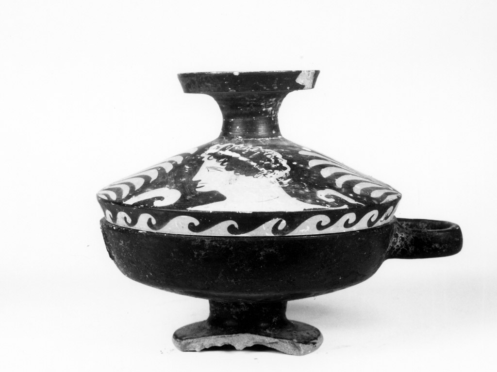 lekane - produzione apula (seconda metà sec. IV a.C)