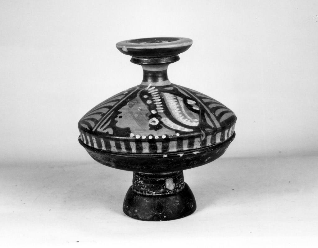 lekane - produzione apula (seconda metà sec. IV a.C)