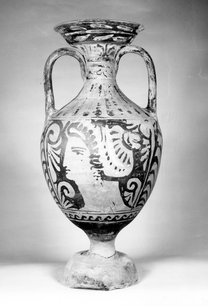 anfora - produzione apula (seconda metà sec. IV a.C)