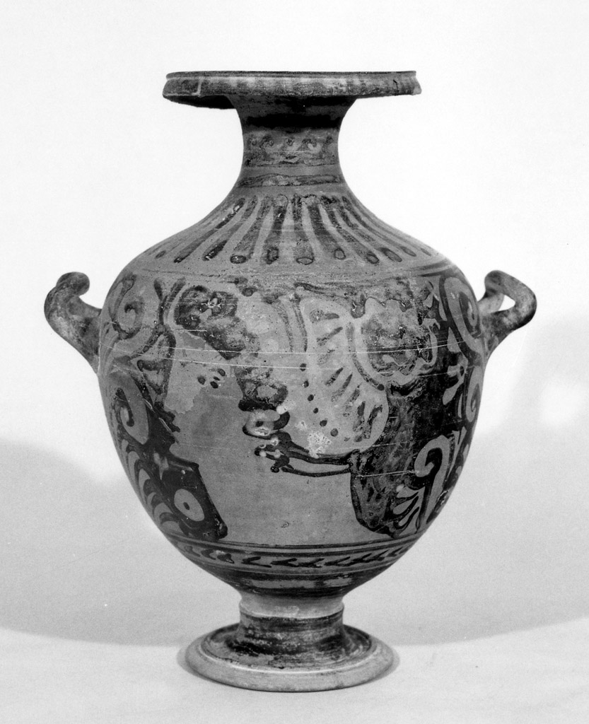 hydria - produzione apula (seconda metà sec. IV a.C)