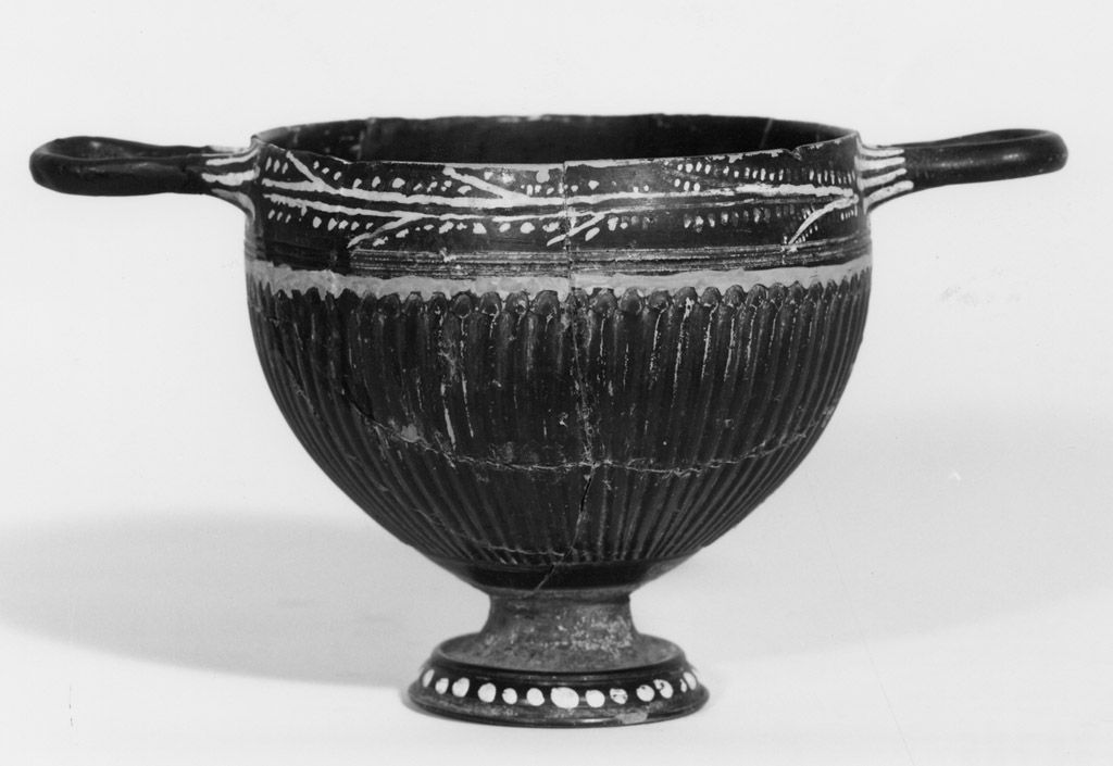 skyphos - produzione apula (metà sec. III a.C)