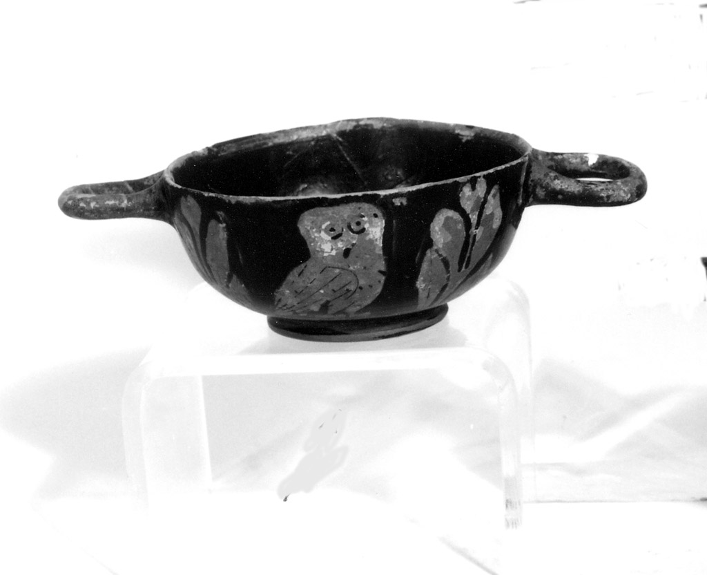 tazza biansata - produzione apula (prima metà sec. IV a.C)