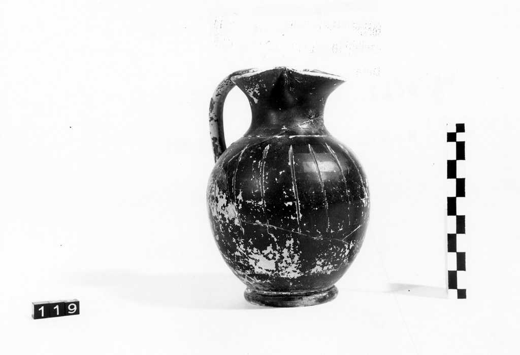 oinochoe trilobata (terzo quarto sec. IV a.C)