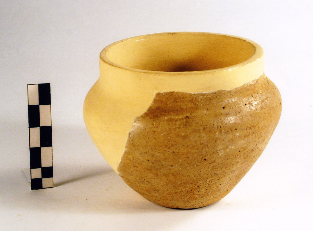 vasetto emisferico con collo distinto (neolitico superiore)