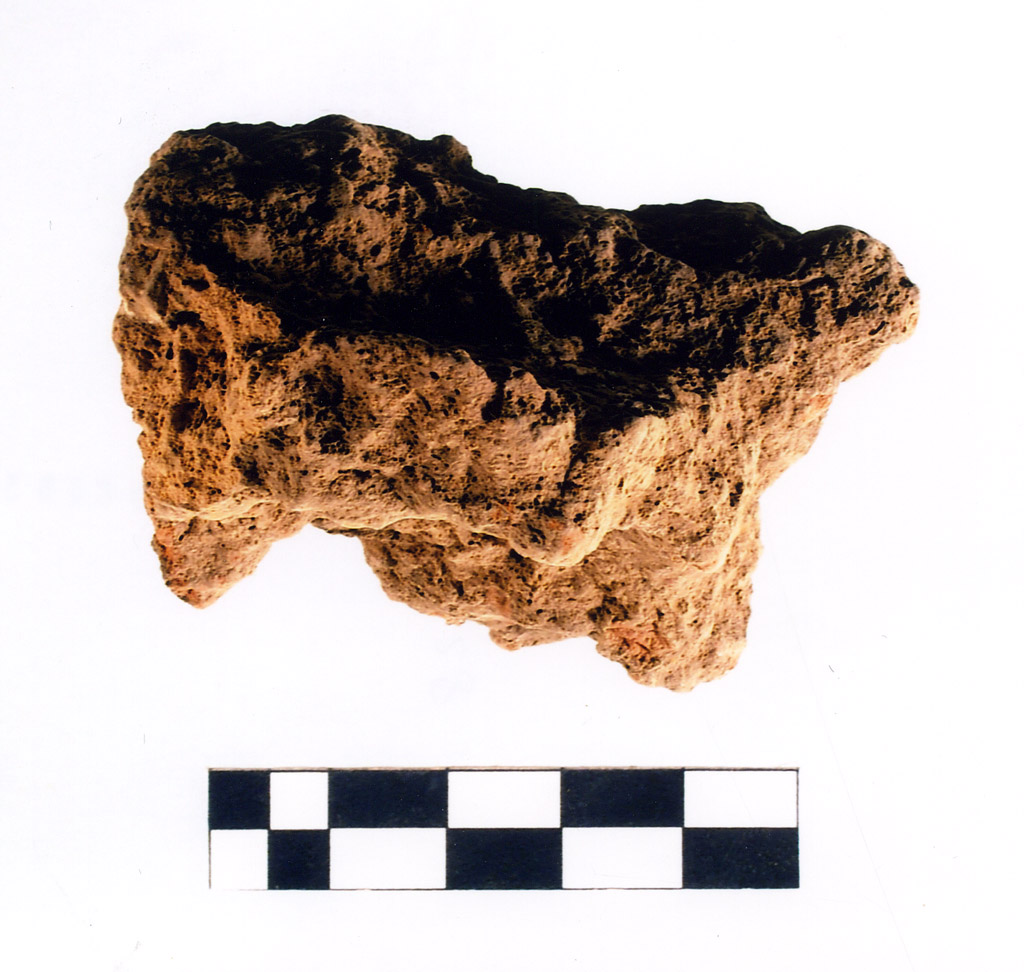 intonaco/ frammento - neolitico antico (millennio VII/ V a.C)