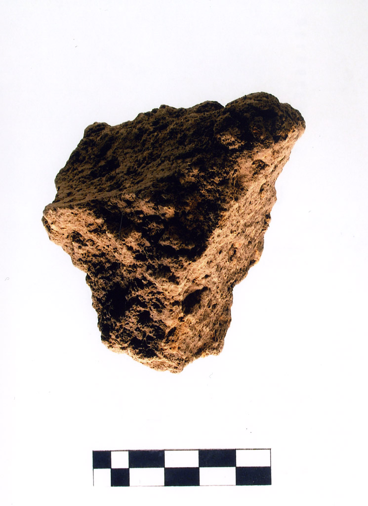 intonaco/ frammento - neolitico antico (millennio VII/ V a.C)