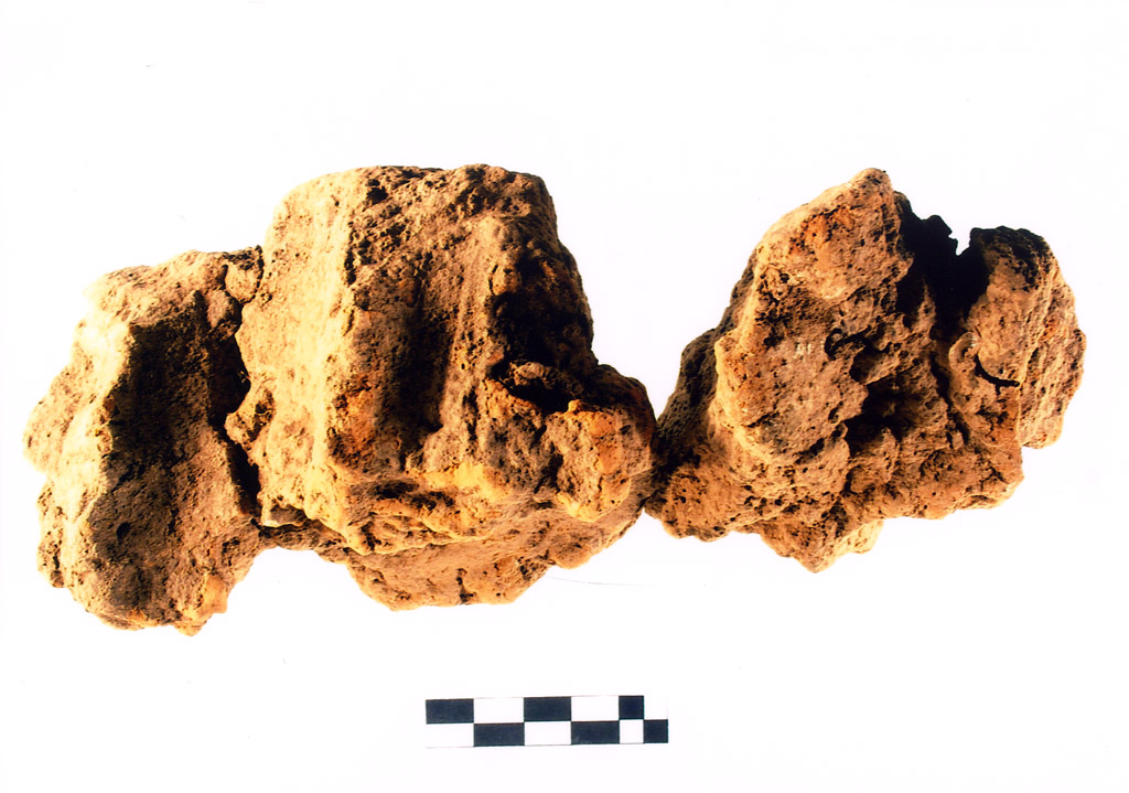 intonaco/ frammento - neolitico antico (millennio VII/ V a.C)