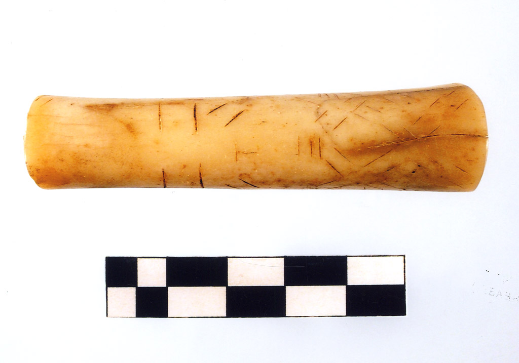 osso lavorato - Neolitico Medio Avanzato/ Serra d'Alto (Millennio IV)