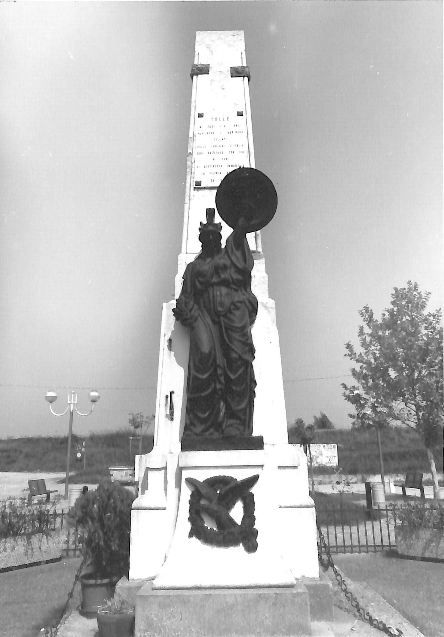 Monumento ai Caduti di Porto Tolle (monumento ai caduti, commemorativo ai caduti della prima guerra mondiale) - Porto Tolle (RO) 