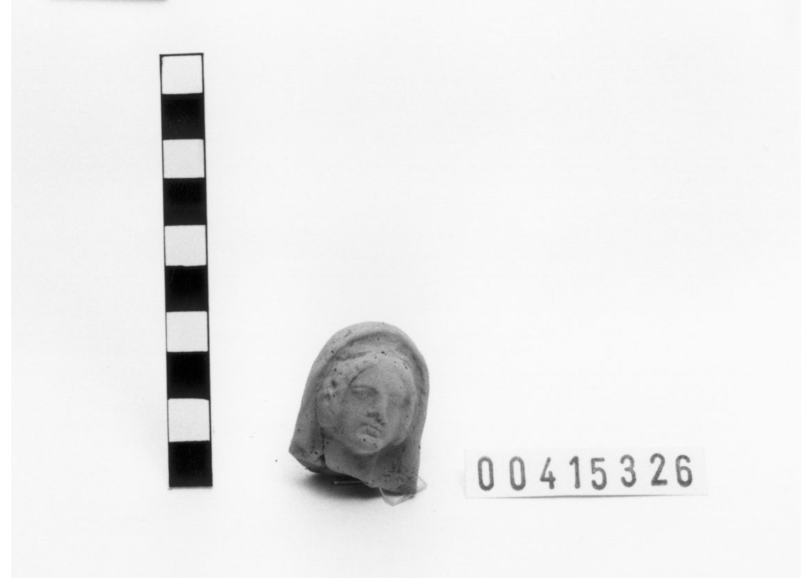 Figura femminile (Statuetta votiva/ frammento) (II a.C)