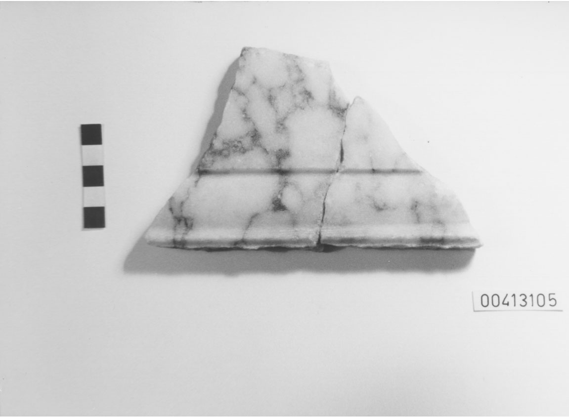 Lastra di rivestimento parietale/ frammento (I d.C, II d.C, III d.C)