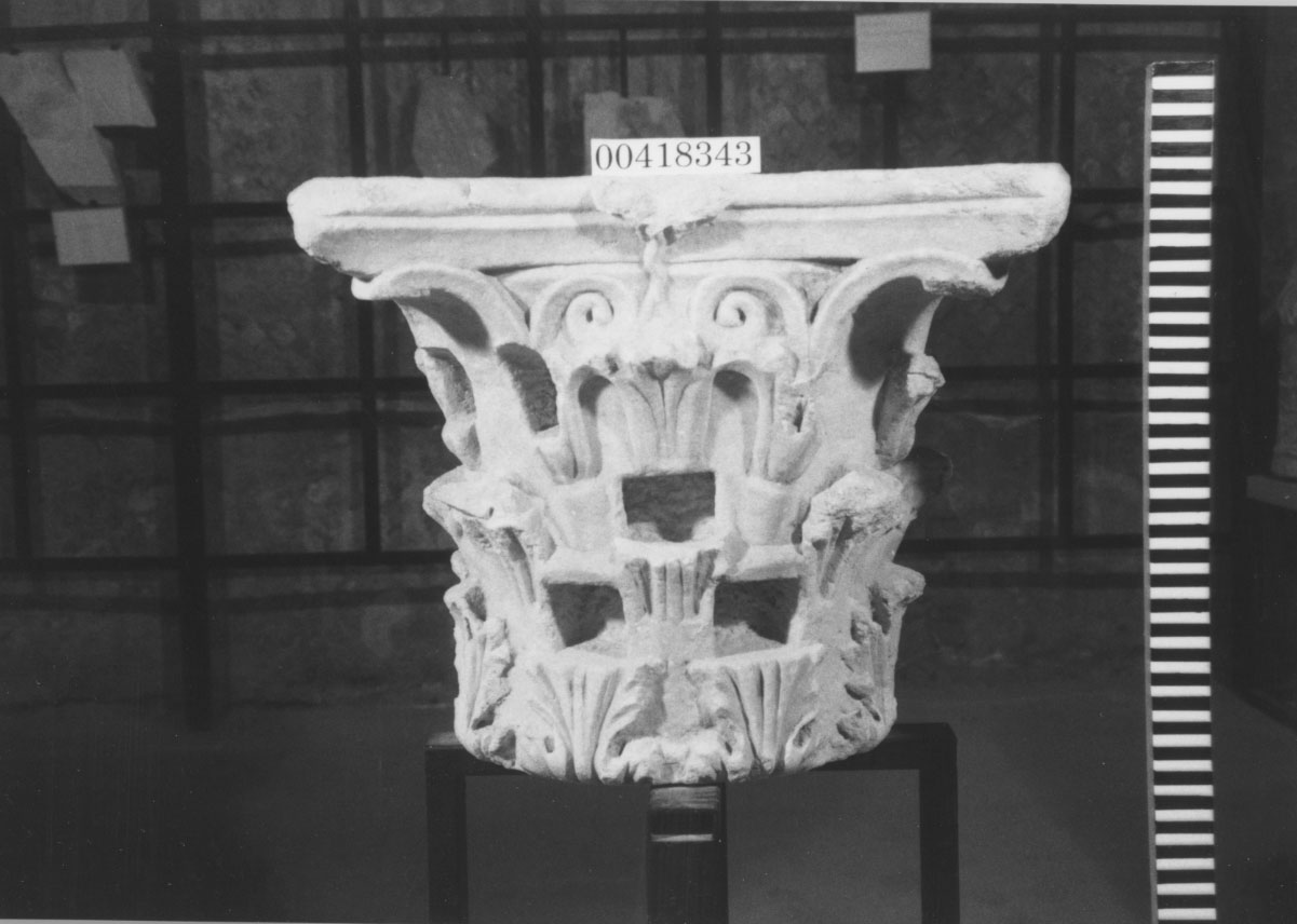 Capitello corinzio (Seconda metÍ III d.C)
