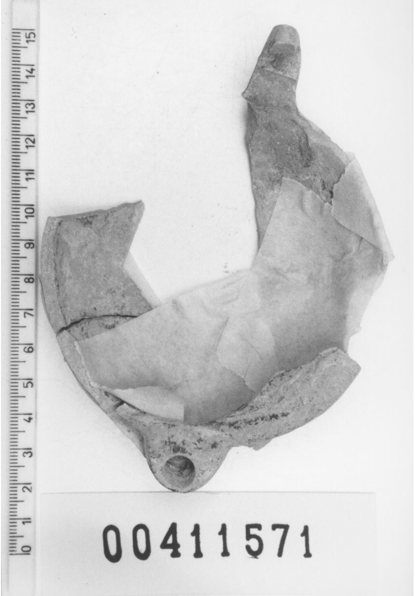 Lucerna a becco rotondo/ forma parzialmente ricost, Deneauve, tipo VII a (I d.C, II d.C)