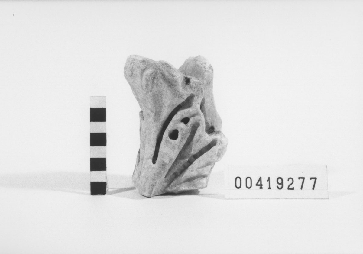 Capitello corinzio/ frammento (Prima metÍ II d.C)