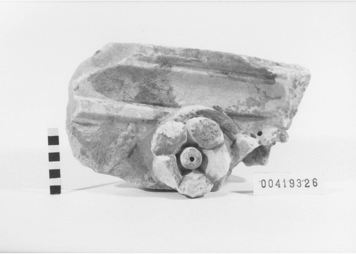 Capitello di lesena/ frammento (II d.C, I d.C)