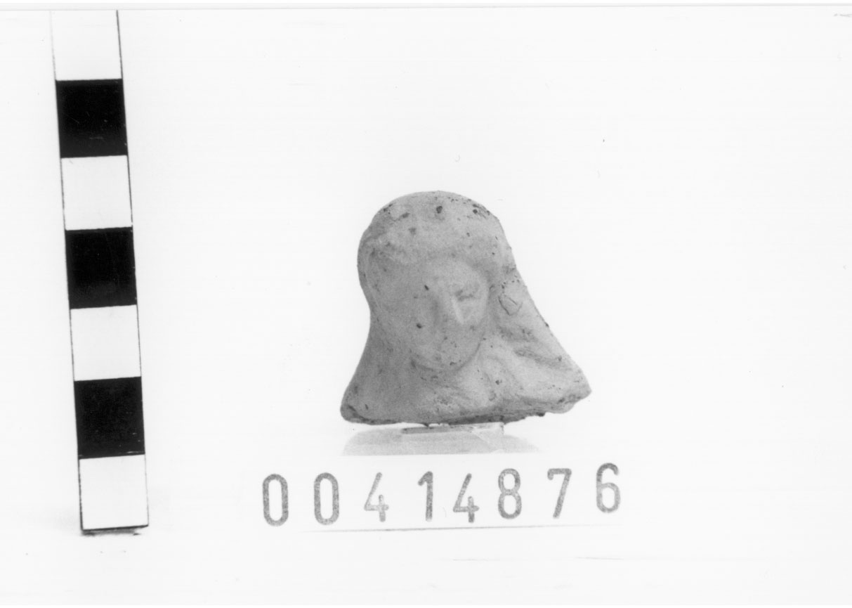 Figura femminile (Statuetta votiva/ frammento) (III a.C, II a.C)