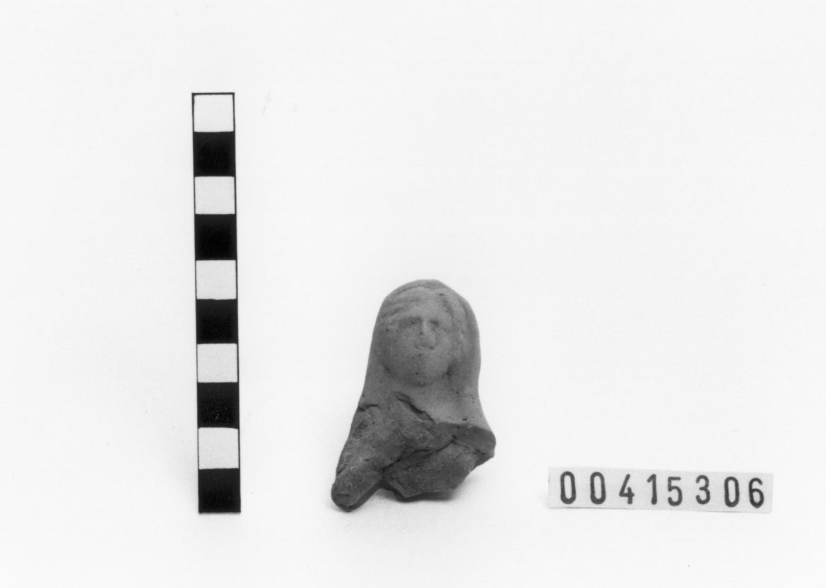 Figura femminile (Statuetta votiva/ frammento) (II a.C)