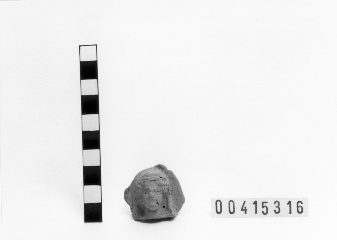 Figura femminile (Statuetta votiva/ frammento) (III a.C, II a.C)