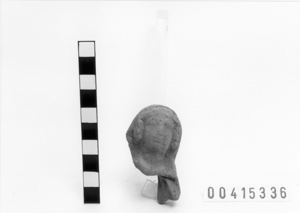 Figura femminile (Statuetta votiva/ frammento) (II a.C)