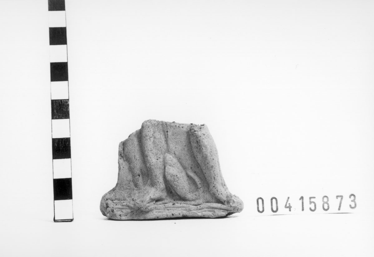 Figura maschile con cane (Statuetta votiva/ frammento) (III a.C, II a.C)