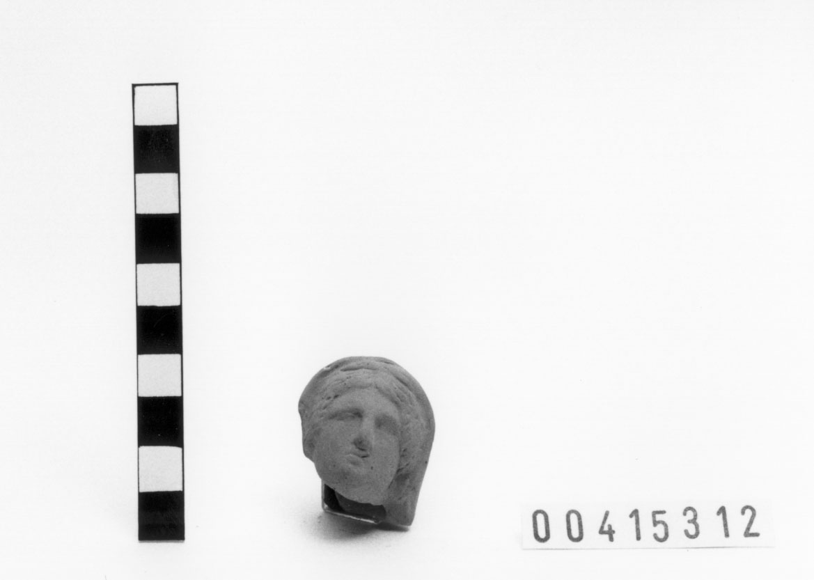 Figura femminile (Statuetta votiva/ frammento) (II a.C)