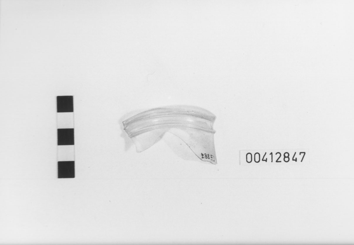 Orlo di coppa, Isings, forma 107 b 